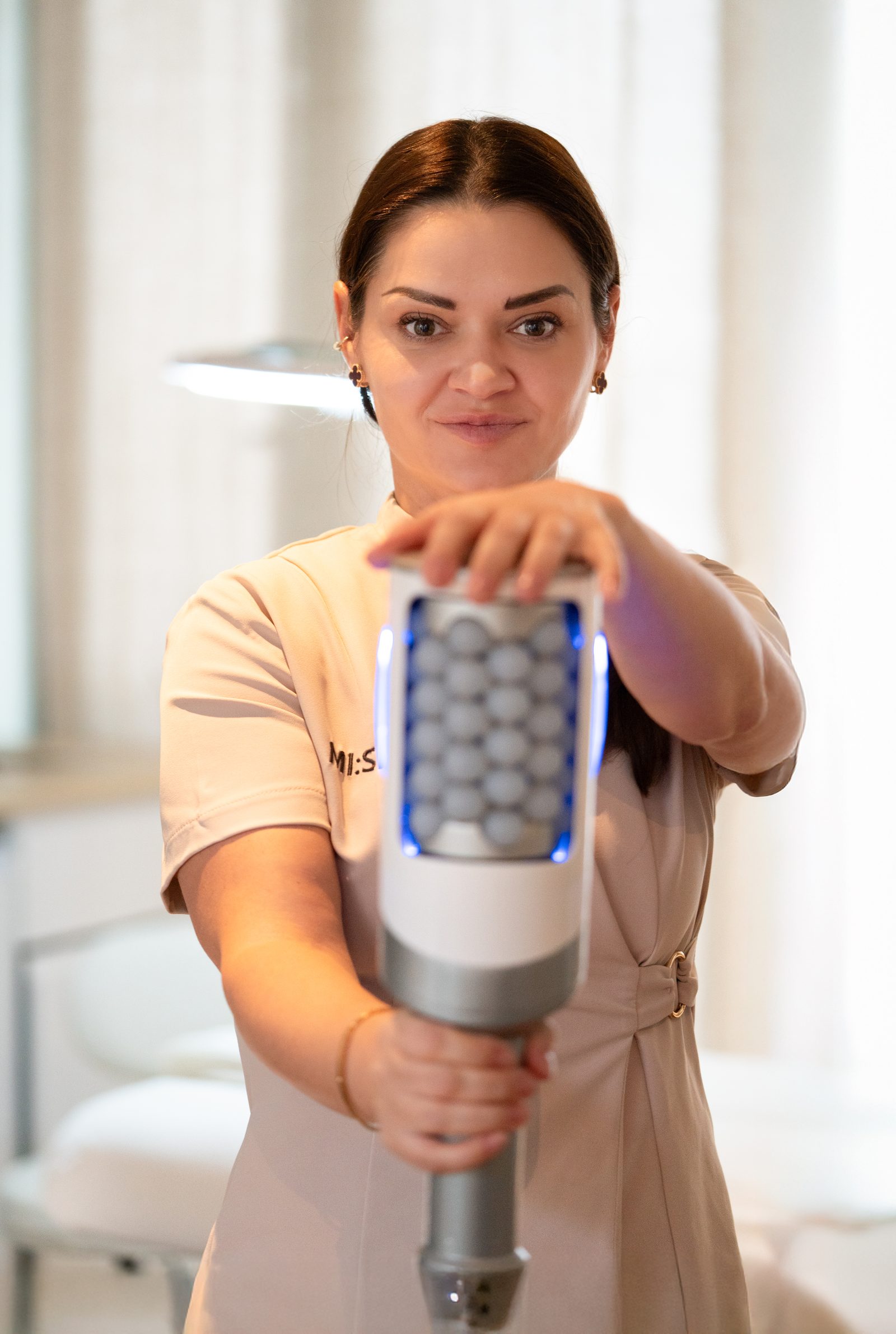 Olena, Gründerin und K-Beauty-Therapeutin bei MI:SKIN Zürich